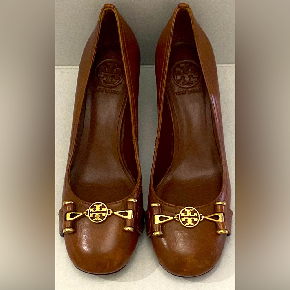 Tory Burch Brown Leather Ballet Heels with Gold Logo Hardware